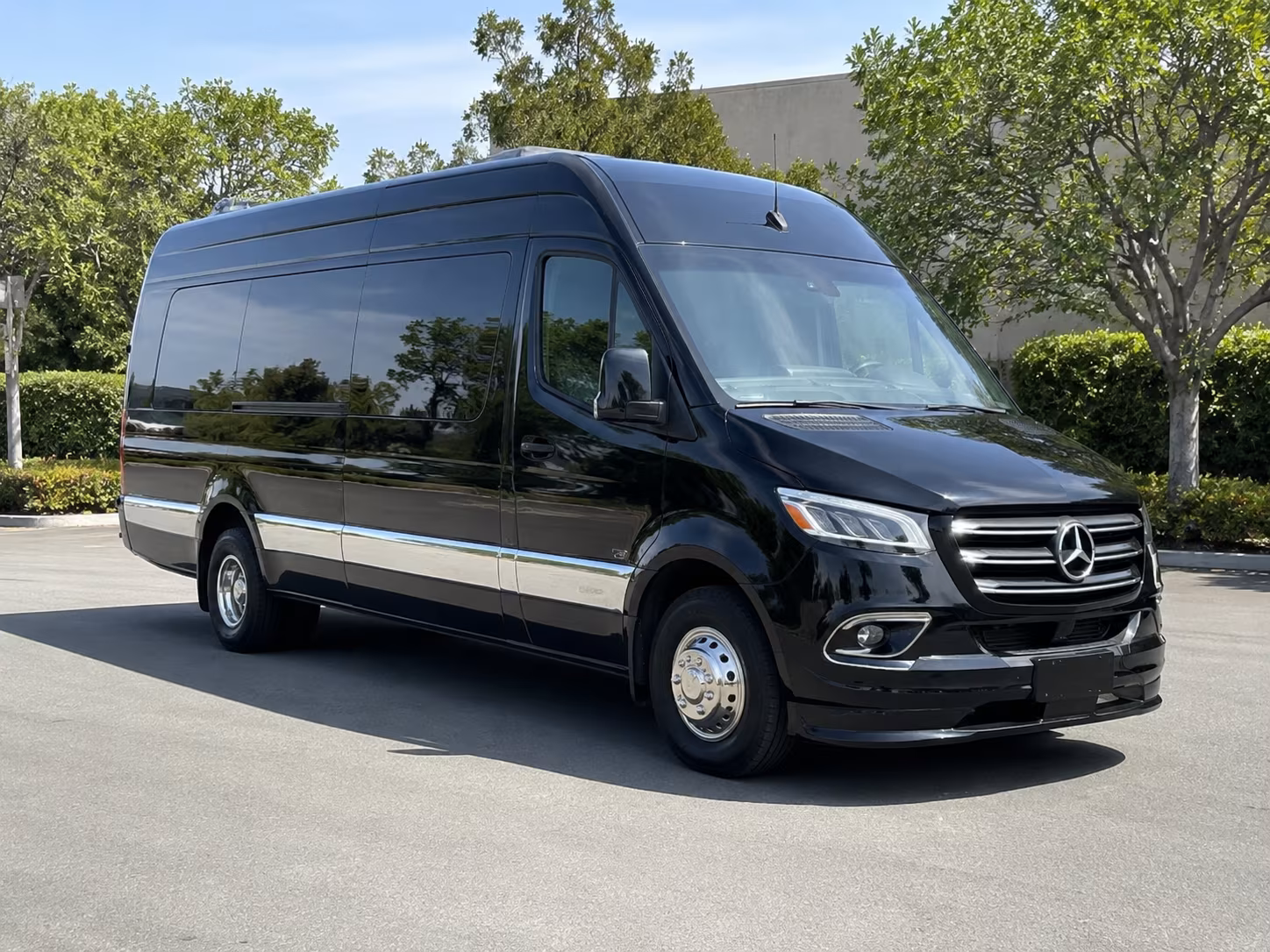 find the perfect transportation for your next airport transfer 4